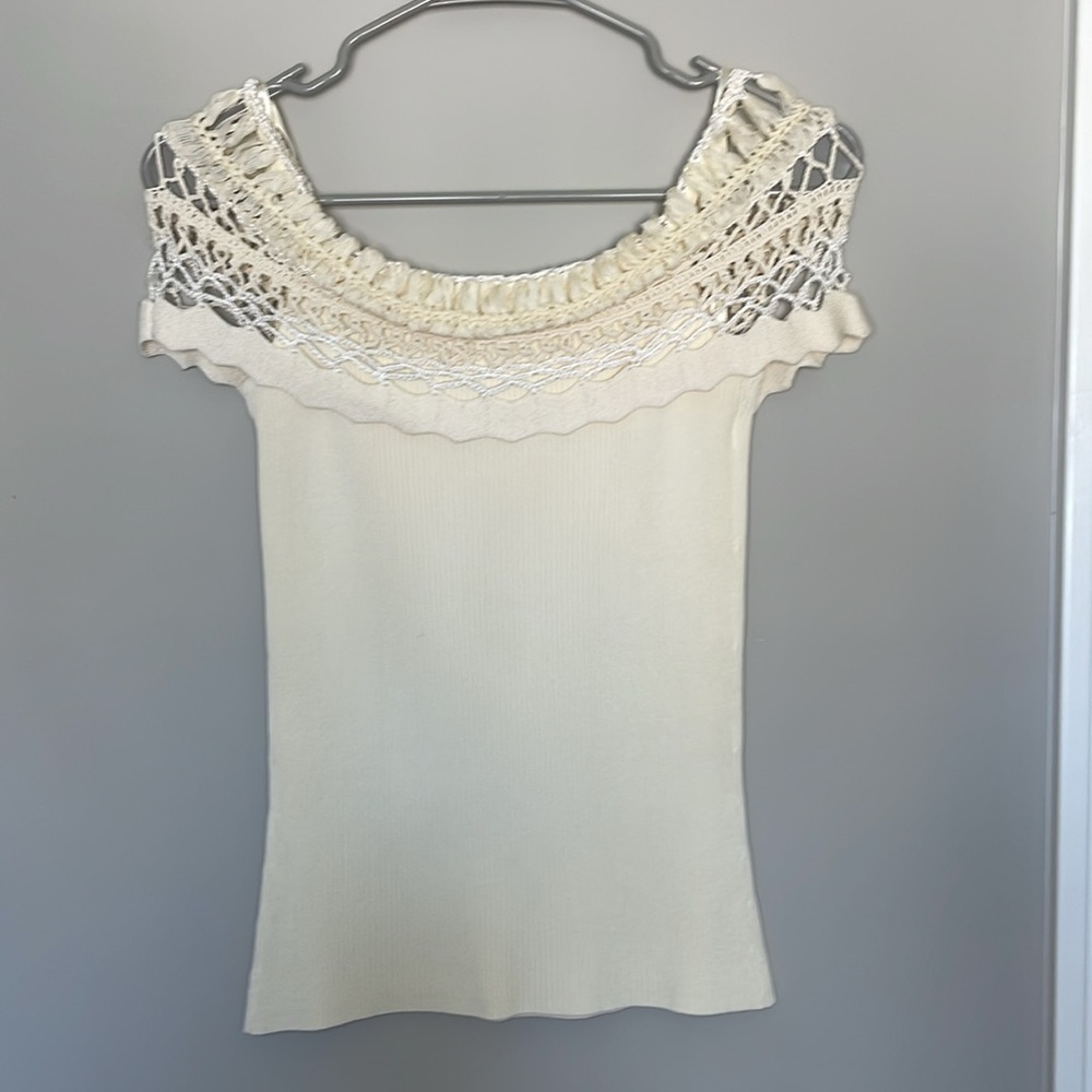 White House Black Market Cream Off the Shoulder crochet top - Picture 4 of 8